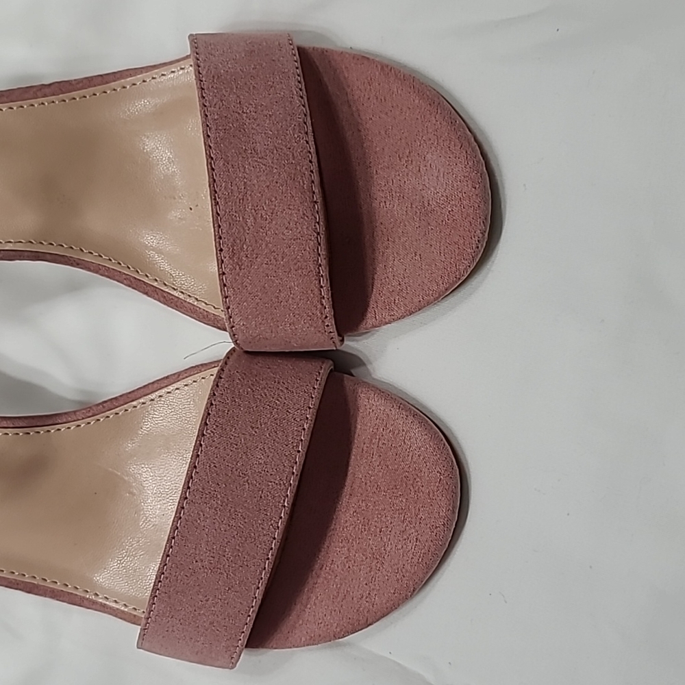 Bamboo Pink Suede Block Heel Sandals Sz 9 - Picture 2 of 9